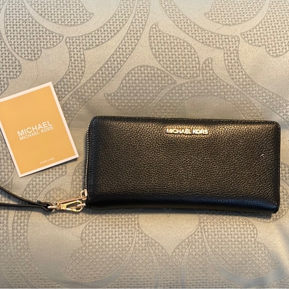 Michael Kors Large Black Pebbled Leather Zip Around Wallet